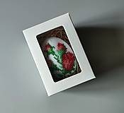 Dekorácie - Veľkonočné vajíčko z korálikov - v krabičke - 16476339_