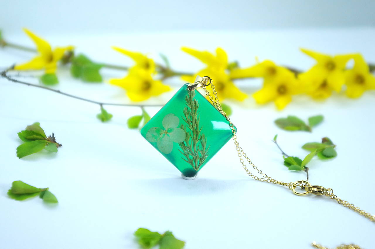 Prívesok Borievka s hortenziou