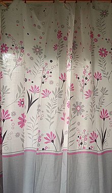 Úžitkový textil - Dekoračný záves ružovo - biely s kvetinami - 16475863_