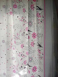 Úžitkový textil - Dekoračný záves ružovo - biely s kvetinami - 16475957_
