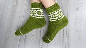 Ponožky, pančuchy, obuv - Ponožky - vločky v zelenom veľ. 40-42 (vlna+alpaka) - 16479850_