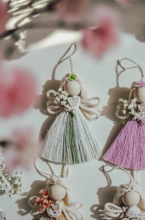 Dekorácie - Farebné macramé anjeliky, rôzne varianty (Magic green) - 16479275_