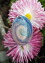 Náhrdelníky - Prívesok stredný oval s ružovo-modrou špirálou §06 - 16478610_