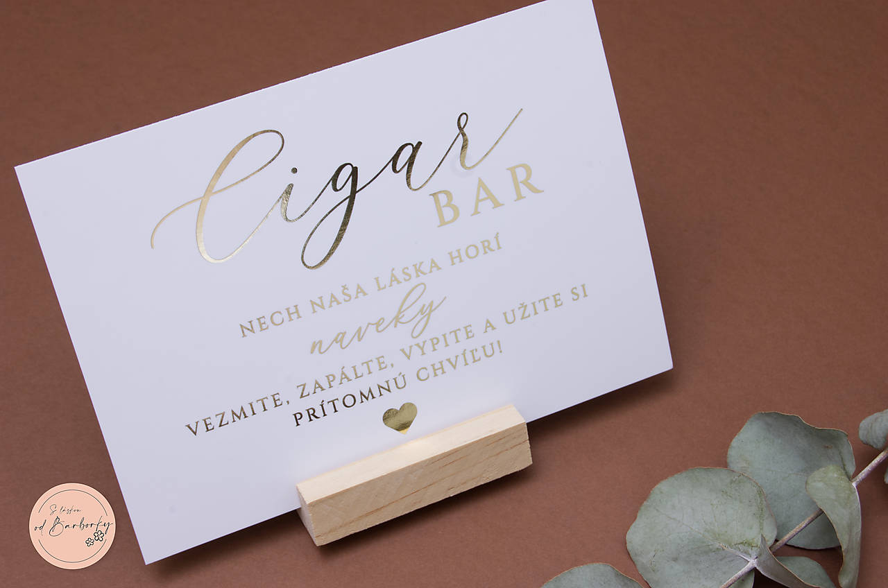 Metalicky zlátená kartička "Cigar bar"