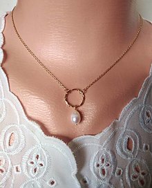 Náhrdelníky - Náhrdelník karma kruh s perlou - 16485960_