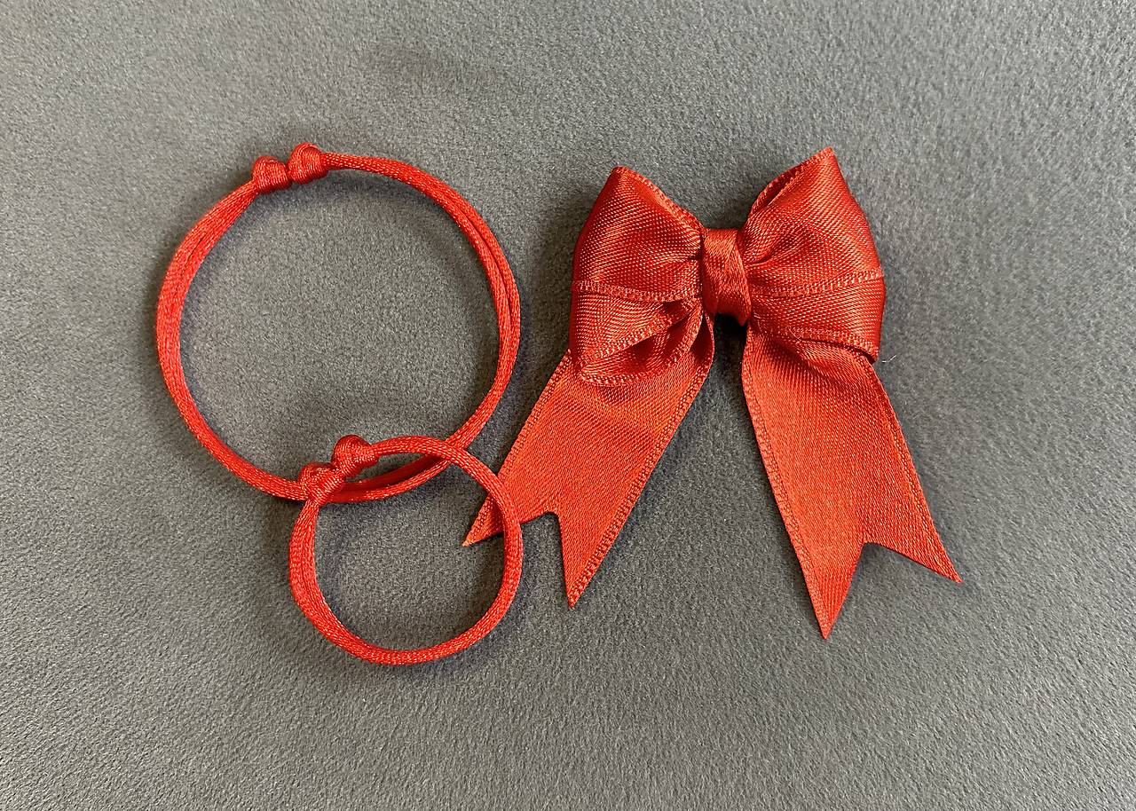 Set proti urieknutiu mama + dieťa - mašlička na kočík/vajíčko + 2x náramok