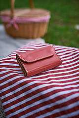  - Dámska kožená peňaženka (Červená ( podľa fotiek, nie sýta červená ) + mosadz ( prírodné doplnky )) - 16483098_