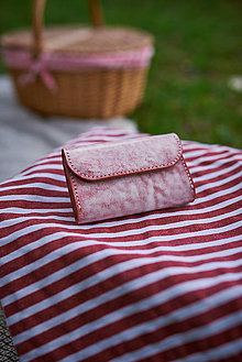 Peňaženky - Dámska kožená peňaženka (Červená ( biely vosk ) + čierny nikel (  biele prešívanie )) - 16483070_