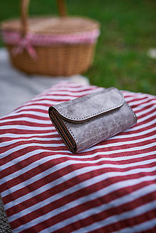 Peňaženky - Dámska kožená peňaženka (Hnedá ( biely vosk ) + mosadz ( biele prešívanie )) - 16483077_