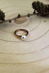 Prstene - prsteň perla v pozlátenej oceli (pozlátené ružovým zlatom) - 16488723_