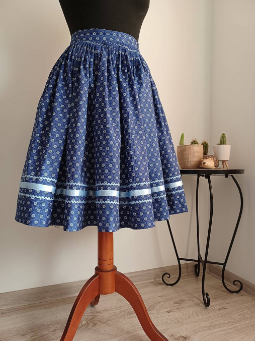 Modrá sukňa- folklórna