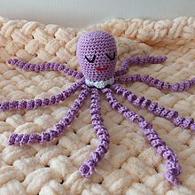 Hračky - Háčkovaná chobotnička pre bábätká fialová - 16486100_