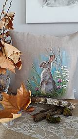 Úžitkový textil - Maľovaný ľanový vankúš so zajačikom - 16489139_