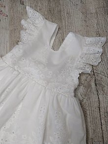 Detské oblečenie - Bavlené šaty s vyšívanou bordurou (biele) - 16488715_