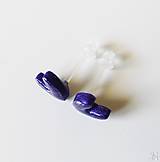 Náušnice - Perleťové fialové antialergické napichovacie náušnice srdiečka z polymérovej hmoty - 16490148_