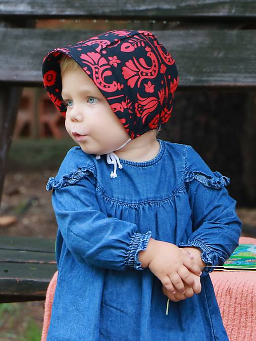Letný detský čepiec vtáčik na čiernej prémiová bavlna