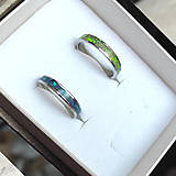 Prstene - Snubné oceľové prstene s opálmi - 16494012_