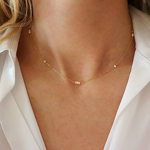 Minimalistický náhrdelník s perličkami (gold filled)