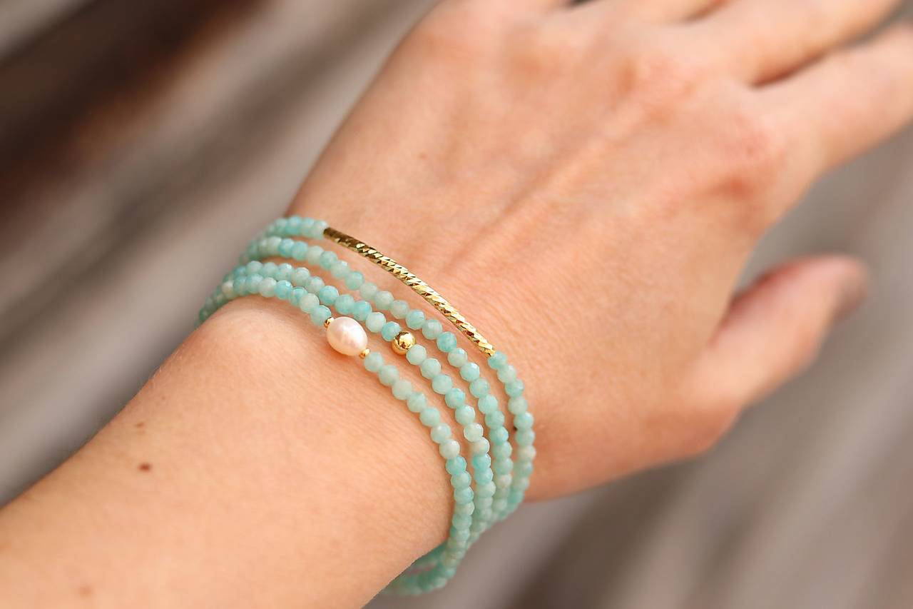Tenký náramok z minerálu amazonit