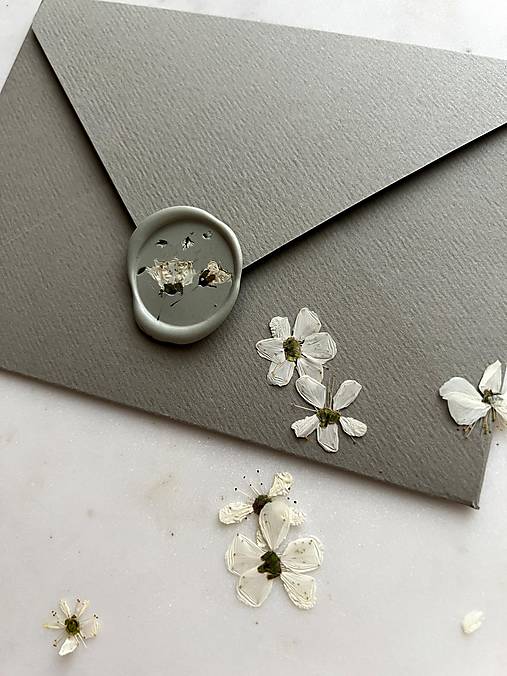 Papier - Sivé obálky A5, A6 alebo štvorec, ručne robené z kvalitného 260 g papiera - 16494796_