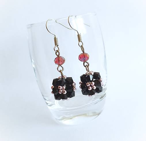 Náušnice - Náušničky so Swarovski bicone korákami - 16496984_