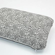 Úžitkový textil - Čierna pavučinová čipka na bielej - obliečka na cestovný vankúš - 16501186_
