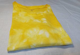 Topy, tričká, tielka - Batikované dámske tričko žlto-biele - 16506590_
