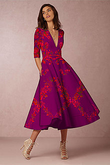 Šaty - Spoločenské šaty Floral Folk - " White & red " (Floral folk burgundy červený ombré vzor, dlhé maxi, rozšírené rukávy zvonček, vačky po bokoch skryté) - 16509837_