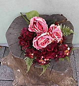 Kytica z ruží a hortenzií červená ružová 55cm - dekorácia