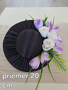 Dekorácie - venček na dvere v tvare klobúka - 16510338_