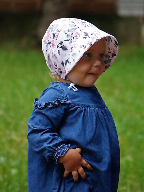 Letný detský čepček ružičkový