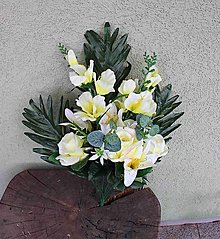 Dekorácie - Dušičky - podlhovastá kytica na hrob, žltá 60cm - dekorácia - 16512021_