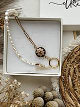 Náhrdelníky - Oceľový náhrdelník zlaté sedmokrásky - 16512857_