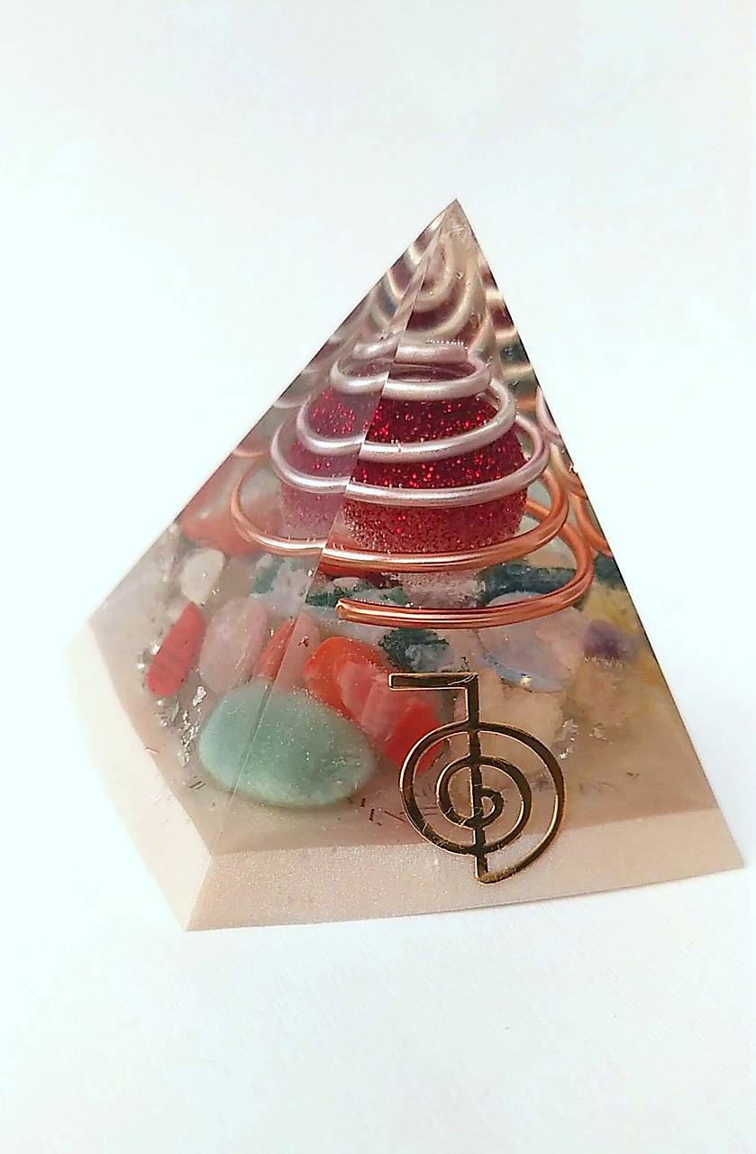 čakrová harmonizačná pyramída