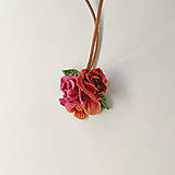 Náhrdelníky - Jarno-letný náhrdelník  Kvetinová kytica z ruží a kal| kvetinový prívesok | prírodné šperky | šperky z polymérovej hliny - 16516518_