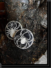 Náušnice - drevené pavúčie náušničky kruhy - 16519723_