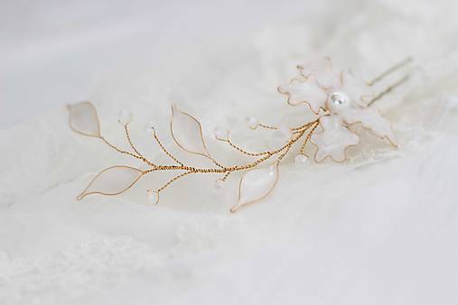 Svadobná sponka do vlasov Amélia (Bielo-zlatá)
