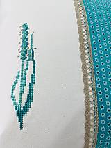 Úžitkový textil - Vankúš - vyšívaný tyrkys 2 - 16525342_