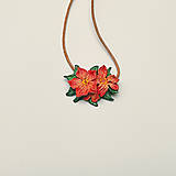 Náhrdelníky - Jarno-letný náhrdelník červeno- oranžové kvety | kvetinový prívesok | prírodné šperky | šperky z polymérovej hmoty - 16523556_