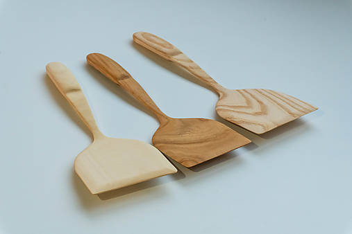 Drevená obracačka (spatula)