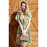 Šaty - Linda - voľné viskózové šaty, kvety na zelenej - 16529889_