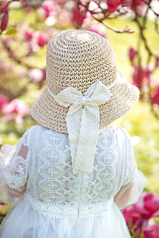 Detský slamený klobúk s mašlou z madeiry bledý