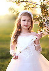 Detské doplnky - Set na prijímanie: Biela kvetinová čelenka a ozdoba na sviecu - 16530377_