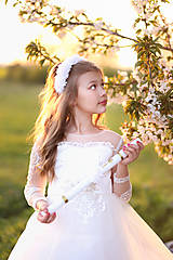 Detské doplnky - Set na prijímanie: Biela kvetinová čelenka a ozdoba na sviecu - 16530378_