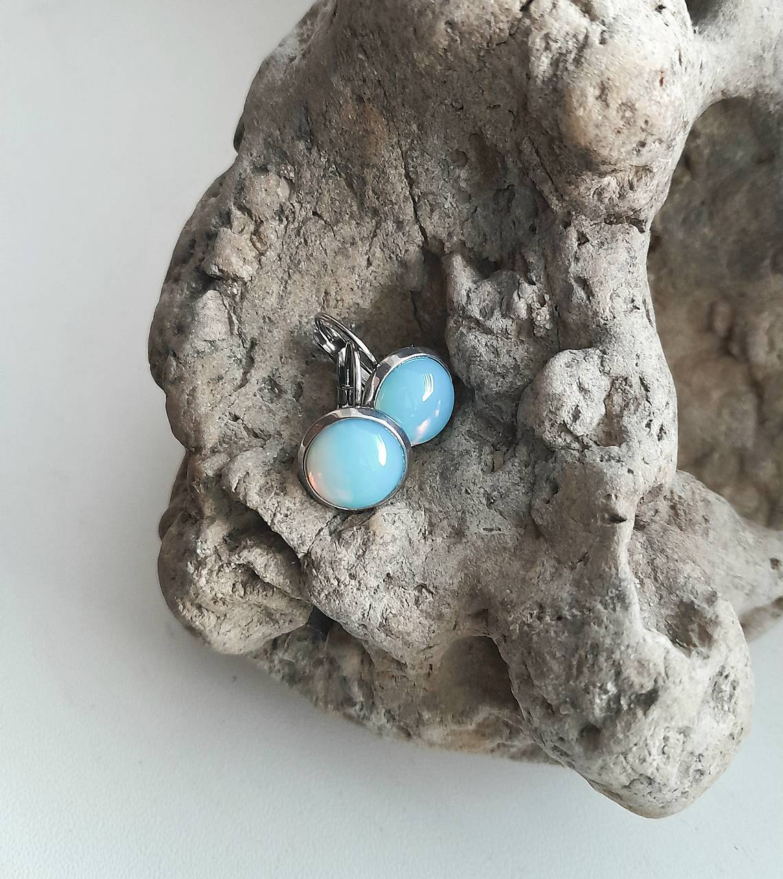 Náušnice s minerálom 10 mm - chirurgická oceľ (opalit, č. 3990)