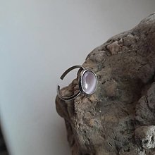 Prstene - Prsteň s minerálom 10 mm - chirurgická oceľ (s mačacím okom, č. 3980) - 16531016_