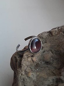 Prstene - Prsteň s minerálom 10 mm - chirurgická oceľ (s mačacím okom, č. 3981) - 16531017_