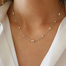 Náhrdelníky - Strieborný náhrdelník s perličkami - 16530697_