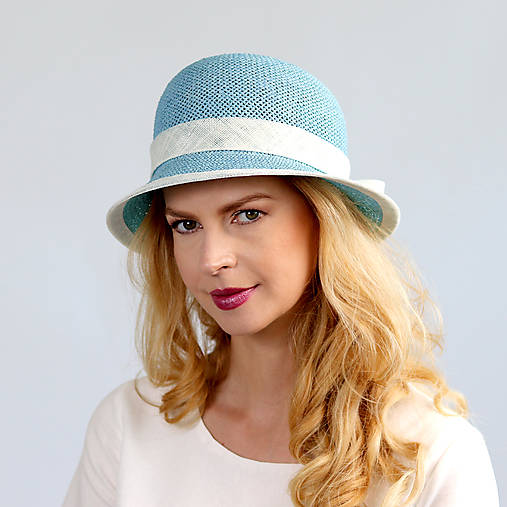 Effi- letný cloche klobúk, azúrovo modrý
