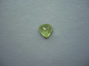 Minerály - Broušený kámen - olivín 7 mm, č.4f - 16533462_